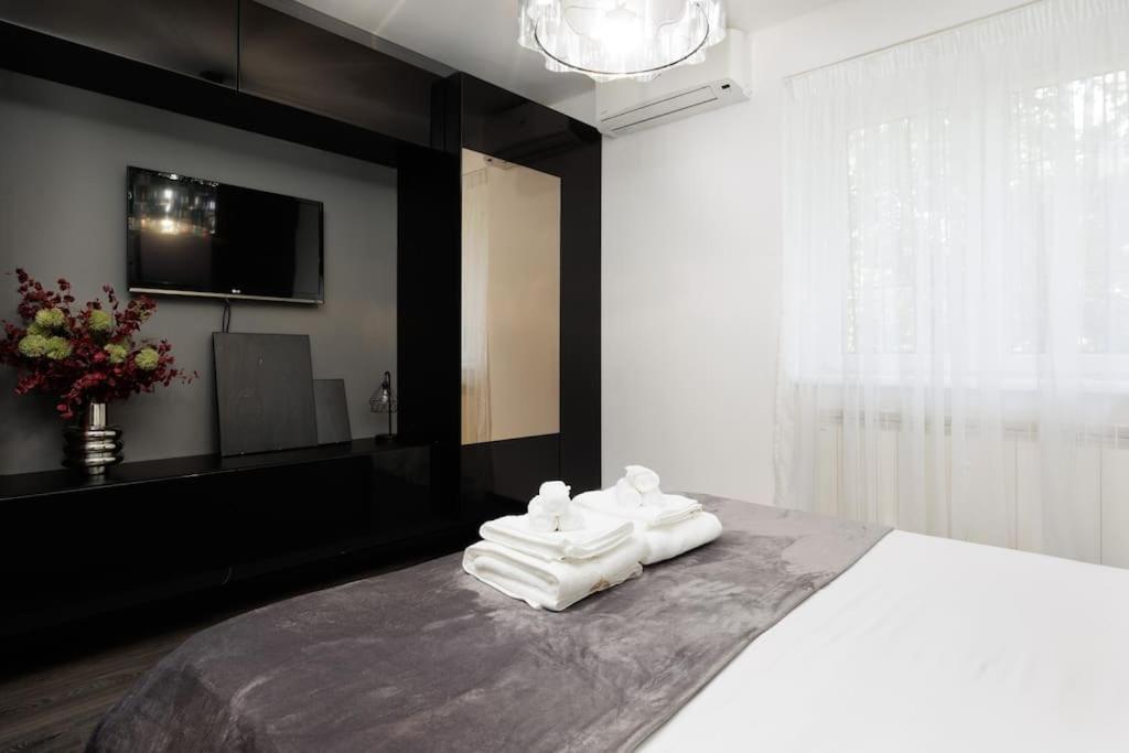 Little Paris Boutique Appartement Boekarest Buitenkant foto
