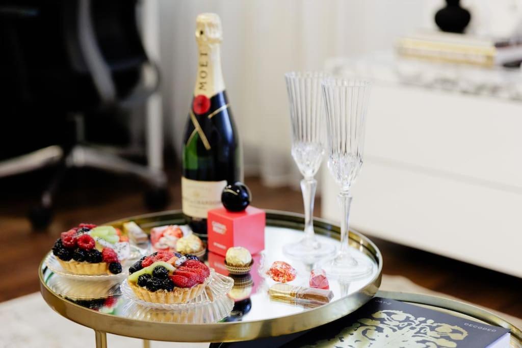 Little Paris Boutique Appartement Boekarest Buitenkant foto